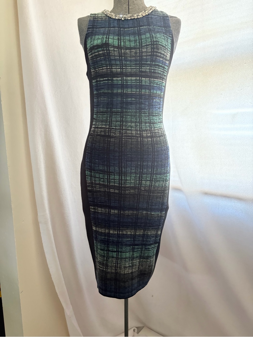 Magaschoni new york sleeveless jewel collar knit sheath dress